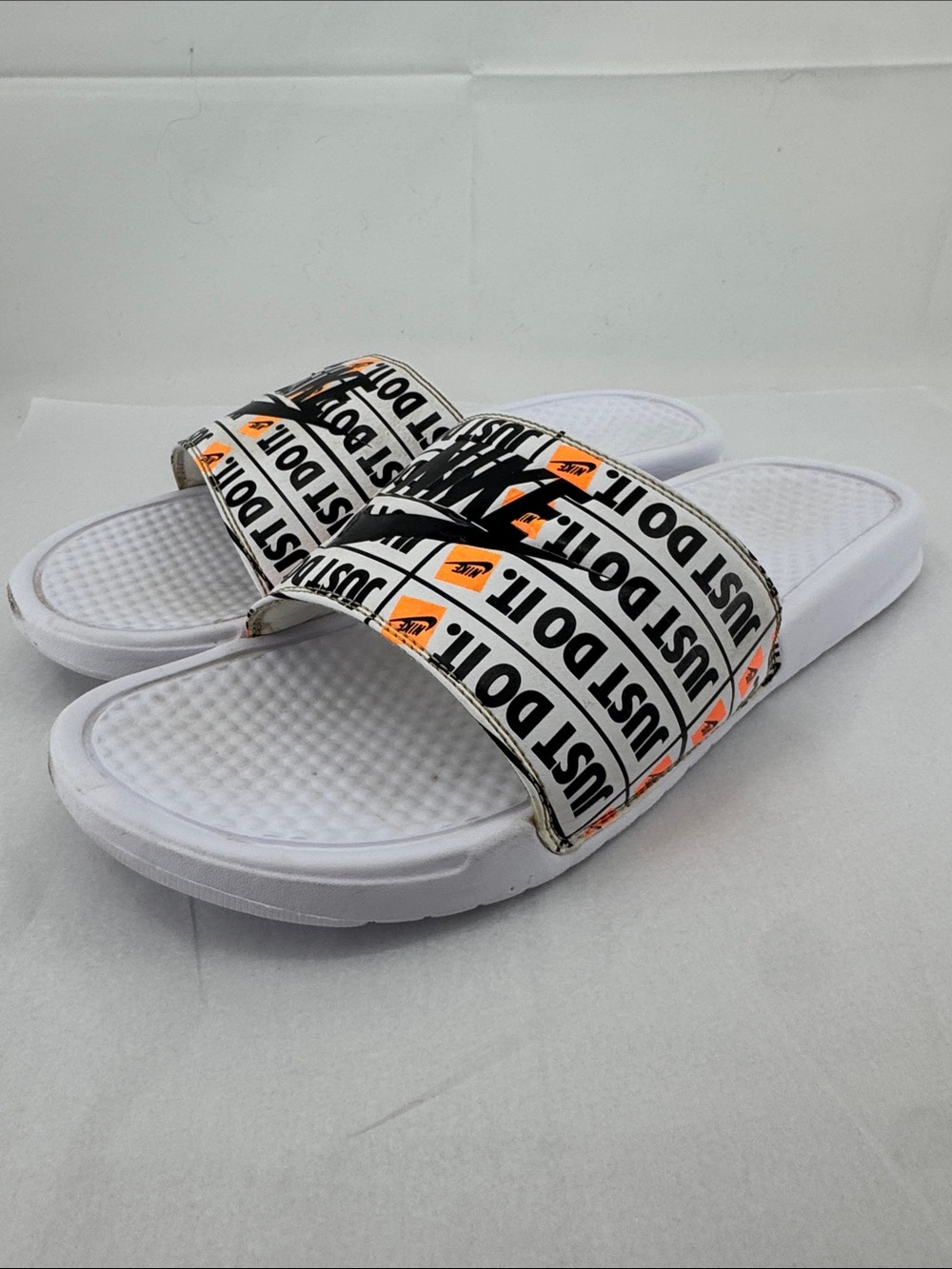 Nike Mens Slides Sandals White w/ Black Text & Orange Logo, sz 12